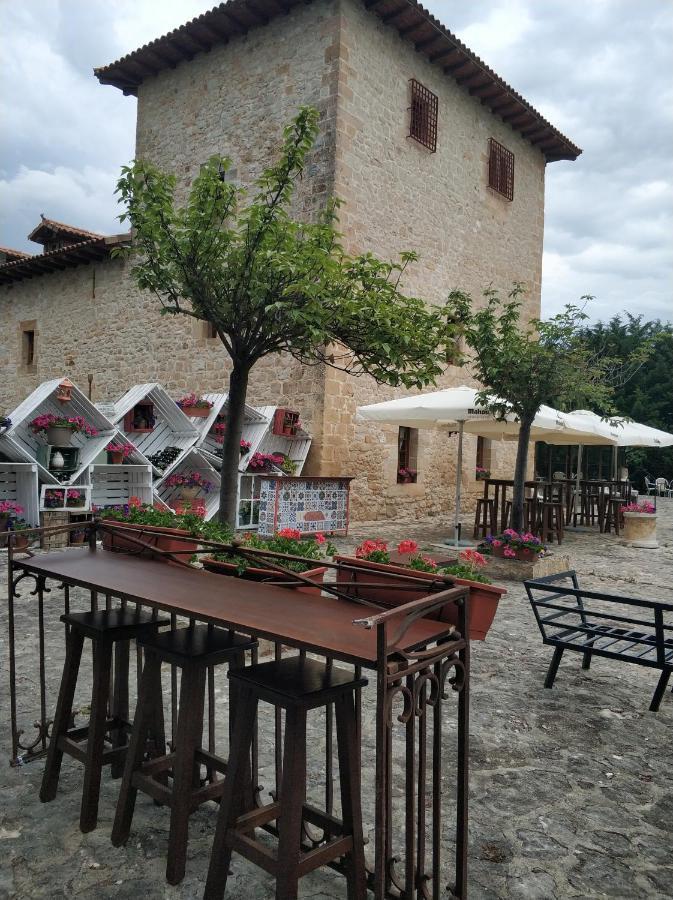 Posada Torre Palacio La Taxuela Villanueva la Lastra Eksteriør bilde