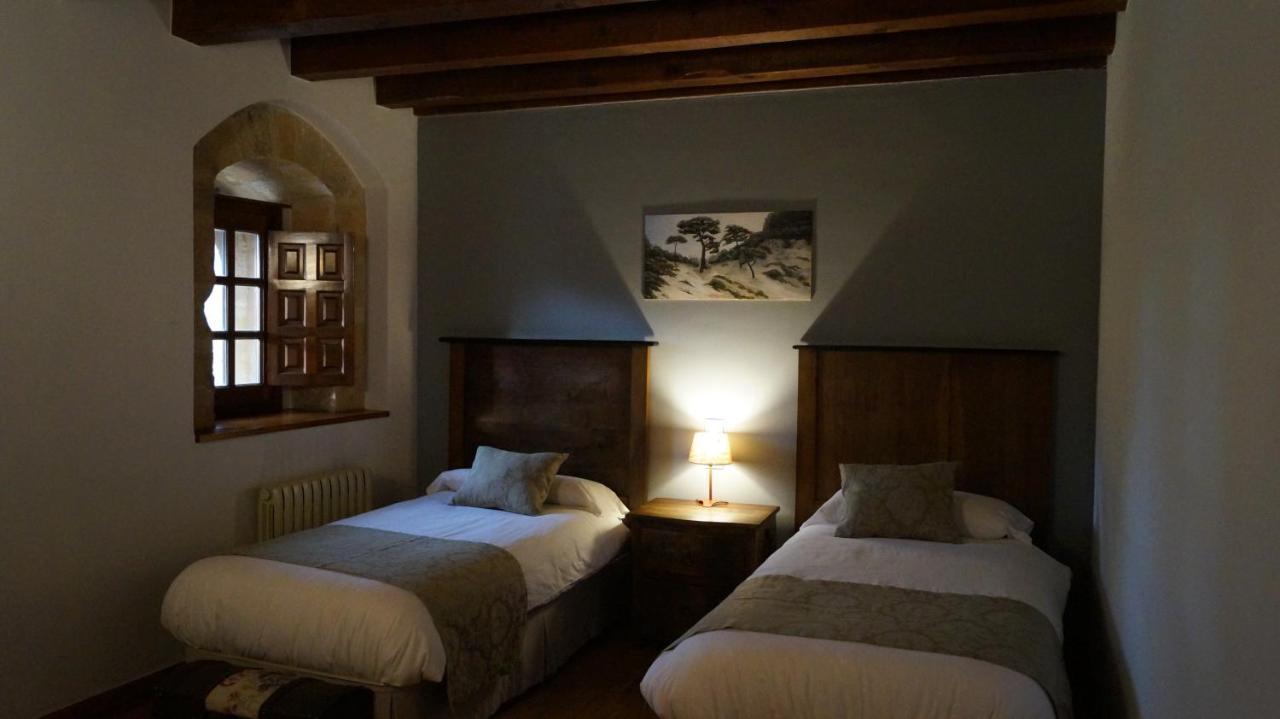 Posada Torre Palacio La Taxuela Villanueva la Lastra Eksteriør bilde